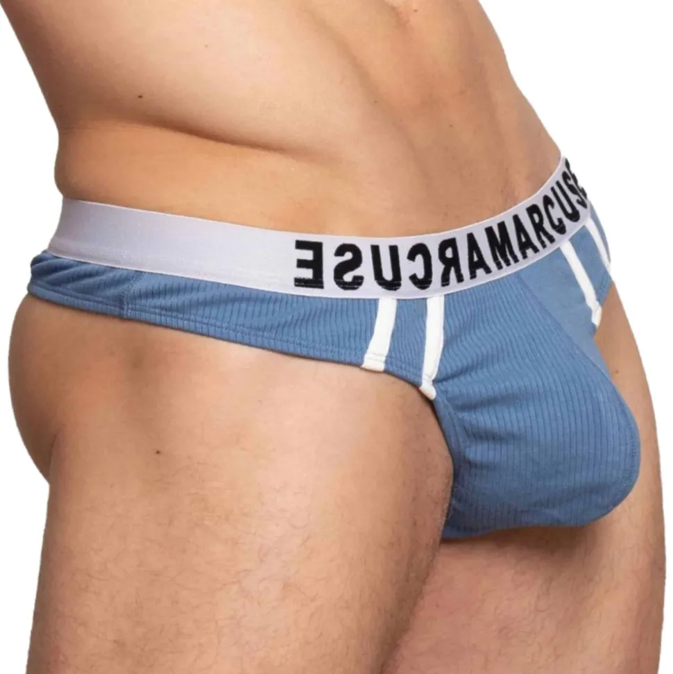 String Passant Bleu