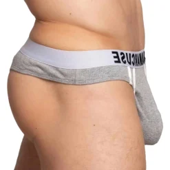 String Passant Gris